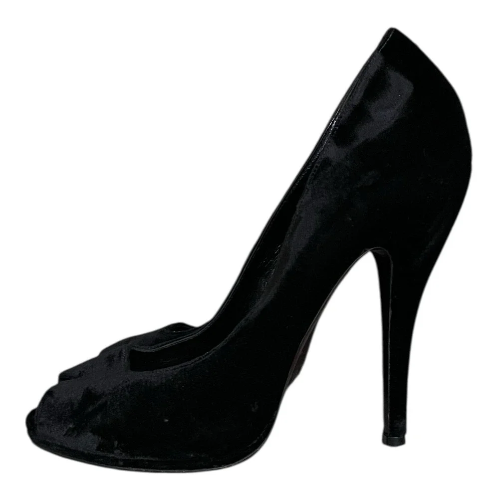 Gucci Elizabeth Black Velvet Peep Toe Stiletto 306106 Size 41 - Picture 2 of 12